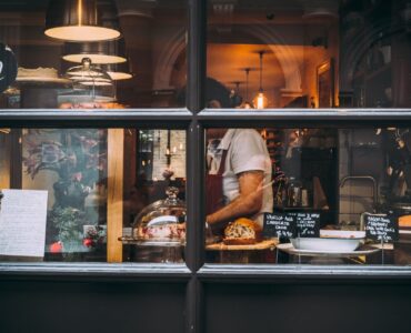 how to start a bakery